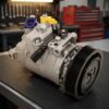 Compressore aria condizionata climatizzatore ESEN SKV 84SKV021 sul banco officina