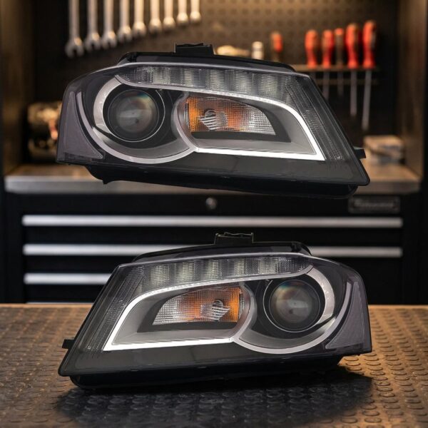 Coppia Fari Anteriori Audi A3 2008 Con Lenticolare Con Luce Diurna Parabola Nera Diurna LED con Motore sul banco officina