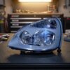 Faro Anteriore Destro Renault Clio 2001-2004 – Parabola Grigia sul banco officina