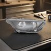 Faro Anteriore Destro Toyota Yaris 2020+ sul banco officina