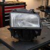 Faro Anteriore Destro Volkswagen Transporter - Caravelle 1997+ sul banco officina