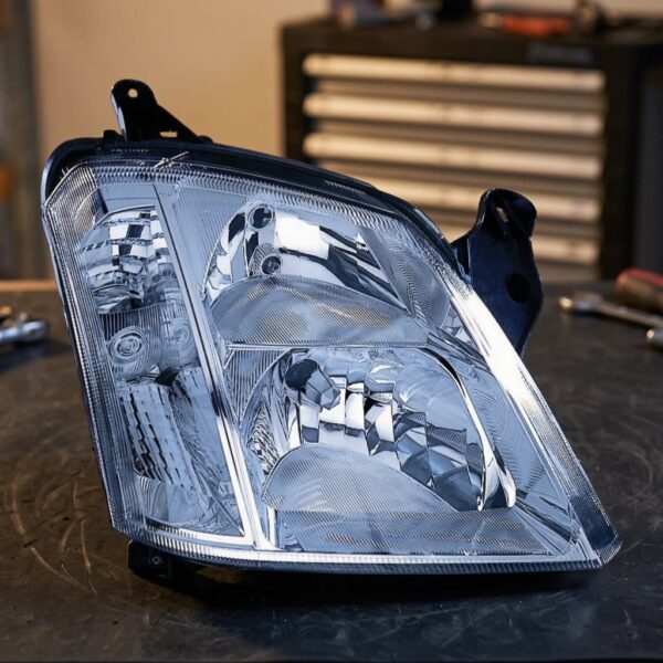 Faro fanale proiettore destro per Opel Meriva 03>10 sul banco officina