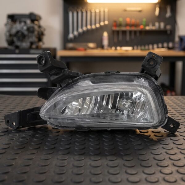 Faro fanalino fendinebbia sinistro per Hyundai Tucson 15> sul banco officina