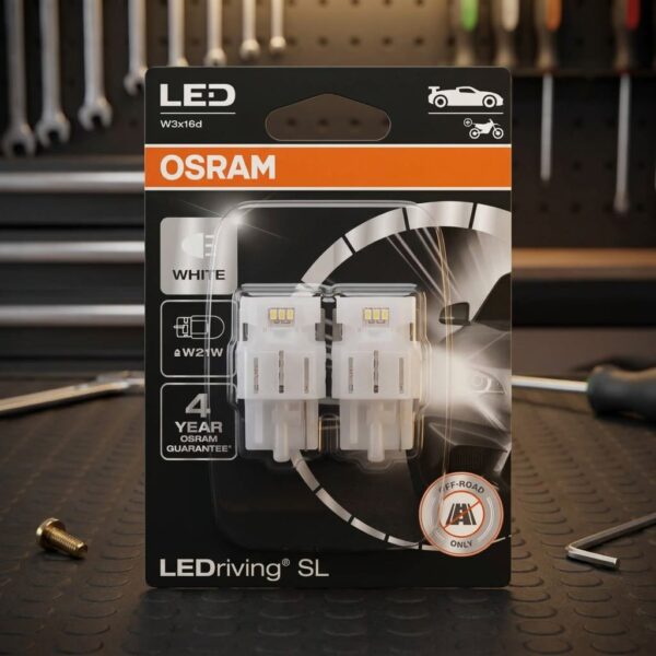 KIT LAMPADE W21W LED 6000K 12V sul banco officina