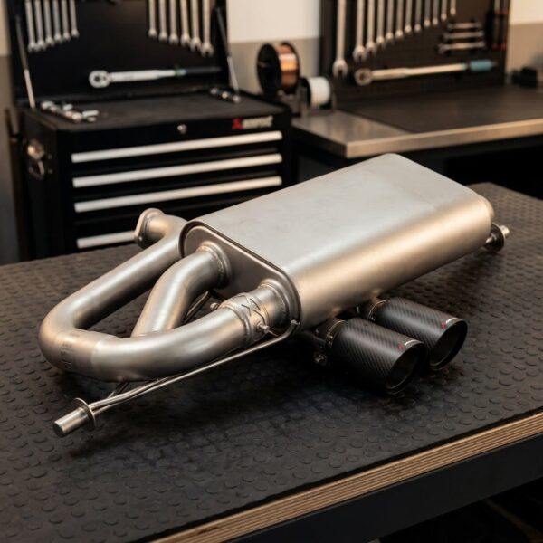 Scarico posteriore Lotus Exige Mk3 Carbon Racing - Ragazzon 50.1090.73 sul banco officina
