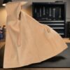 Vera Pelle Scamosciata di Daino 100% Made in Italy sul banco officina